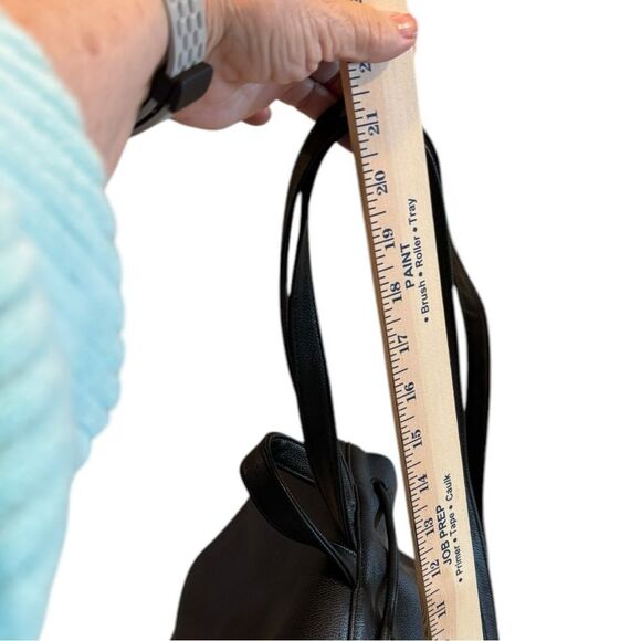 VICTORIA’S SECRET Limited Edition Logo Backpack Purse Bag Black Faux Leather - Picture 6 of 10